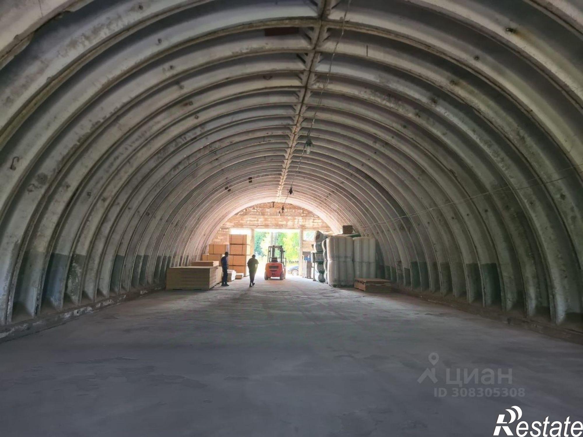 Купить складское помещение за 10 200 100 рублей на проспект Победы, 85