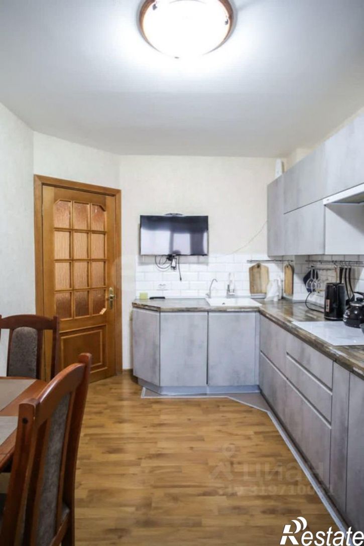 3-комн квартира проспект Победы, 183,  д. 183