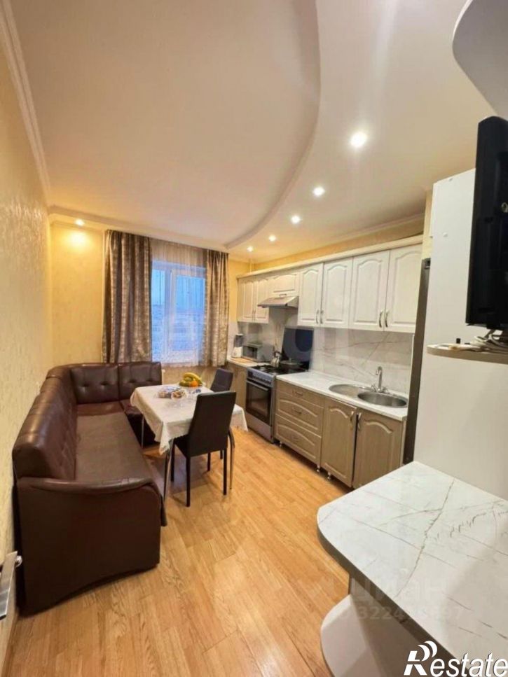 3-комн квартира улица Годовикова, 24,  д. 24