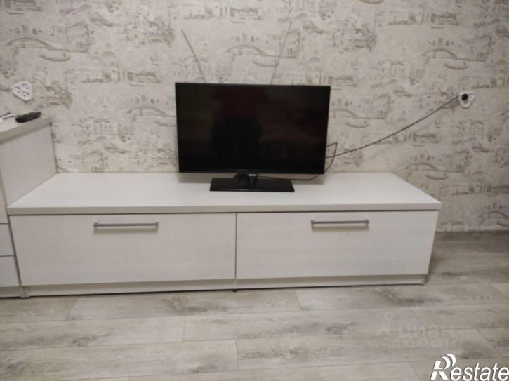 2-комн квартира улица Командарма Белова, 41,  д. 41