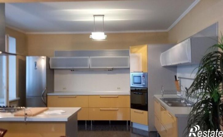 4-комн квартира ул Батюшкова, 5,  д. 5