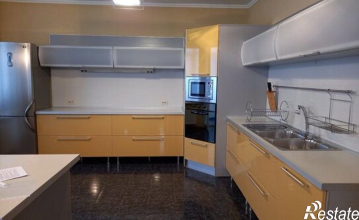 4-комн квартира ул Батюшкова, 5,  д. 5