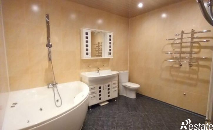 4-комн квартира ул Батюшкова, 5,  д. 5