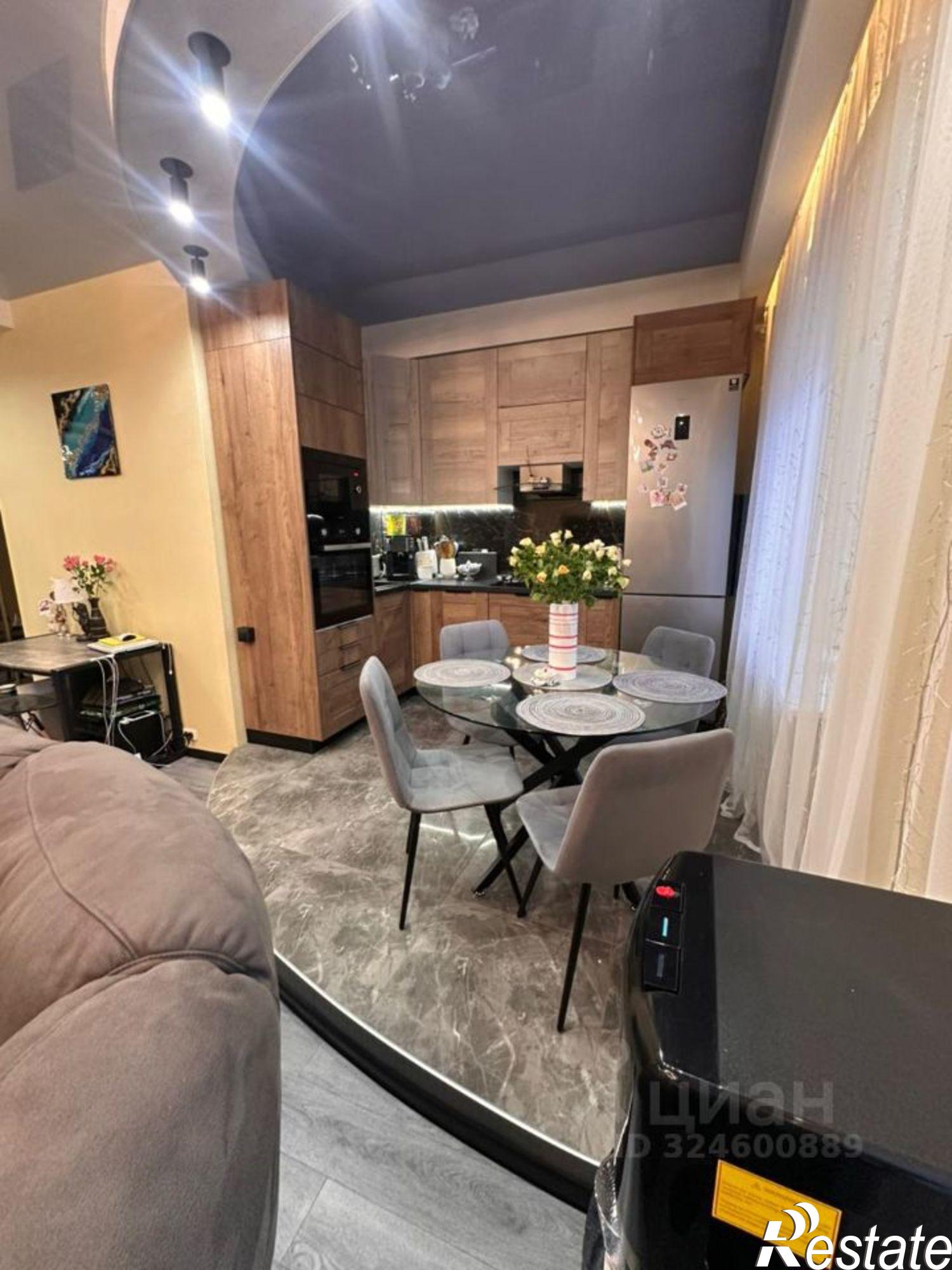 Купить квартиру за 10 700 000 рублей на улица Годовикова, 21