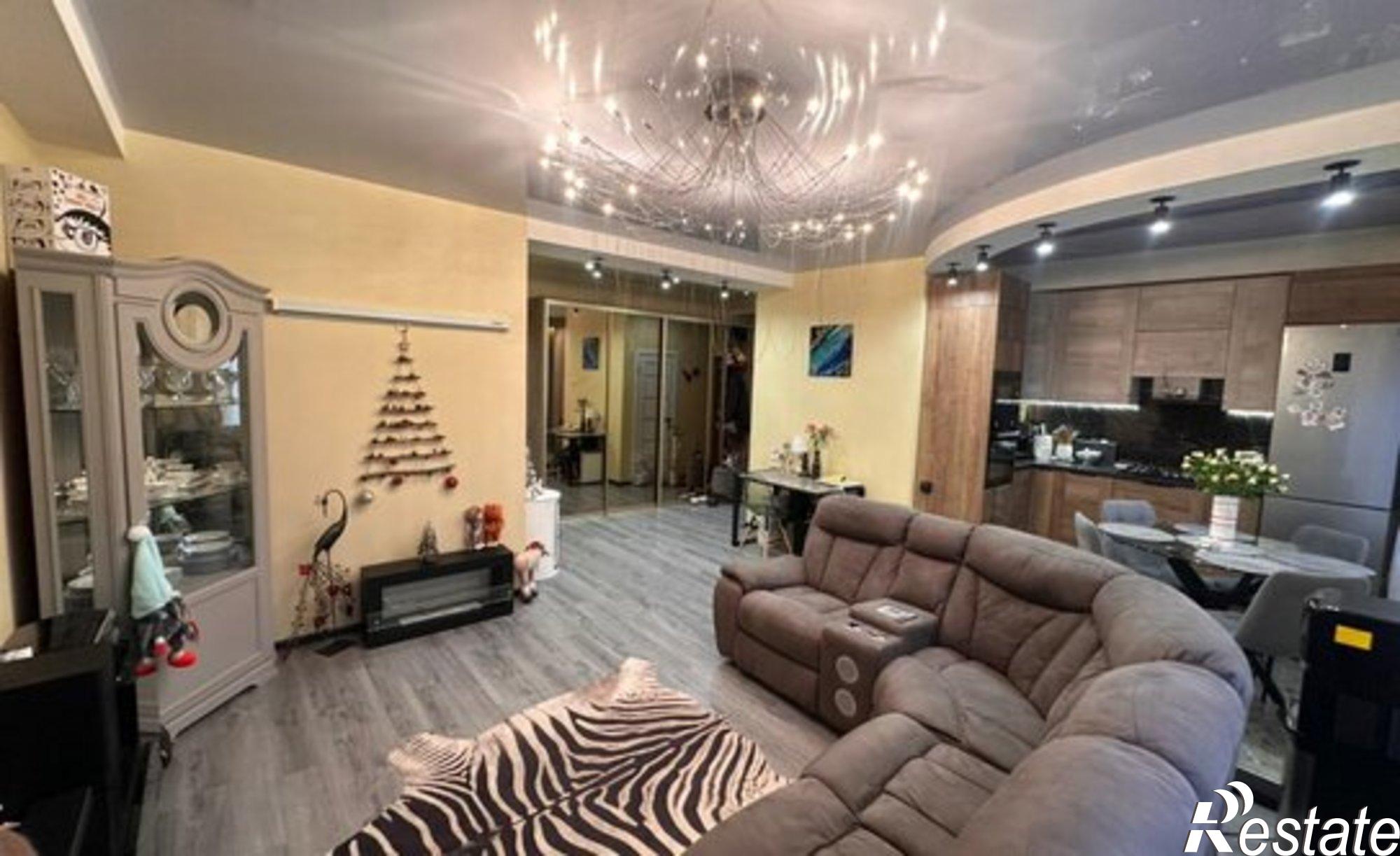 Купить квартиру за 10 700 000 рублей на улица Годовикова, 21