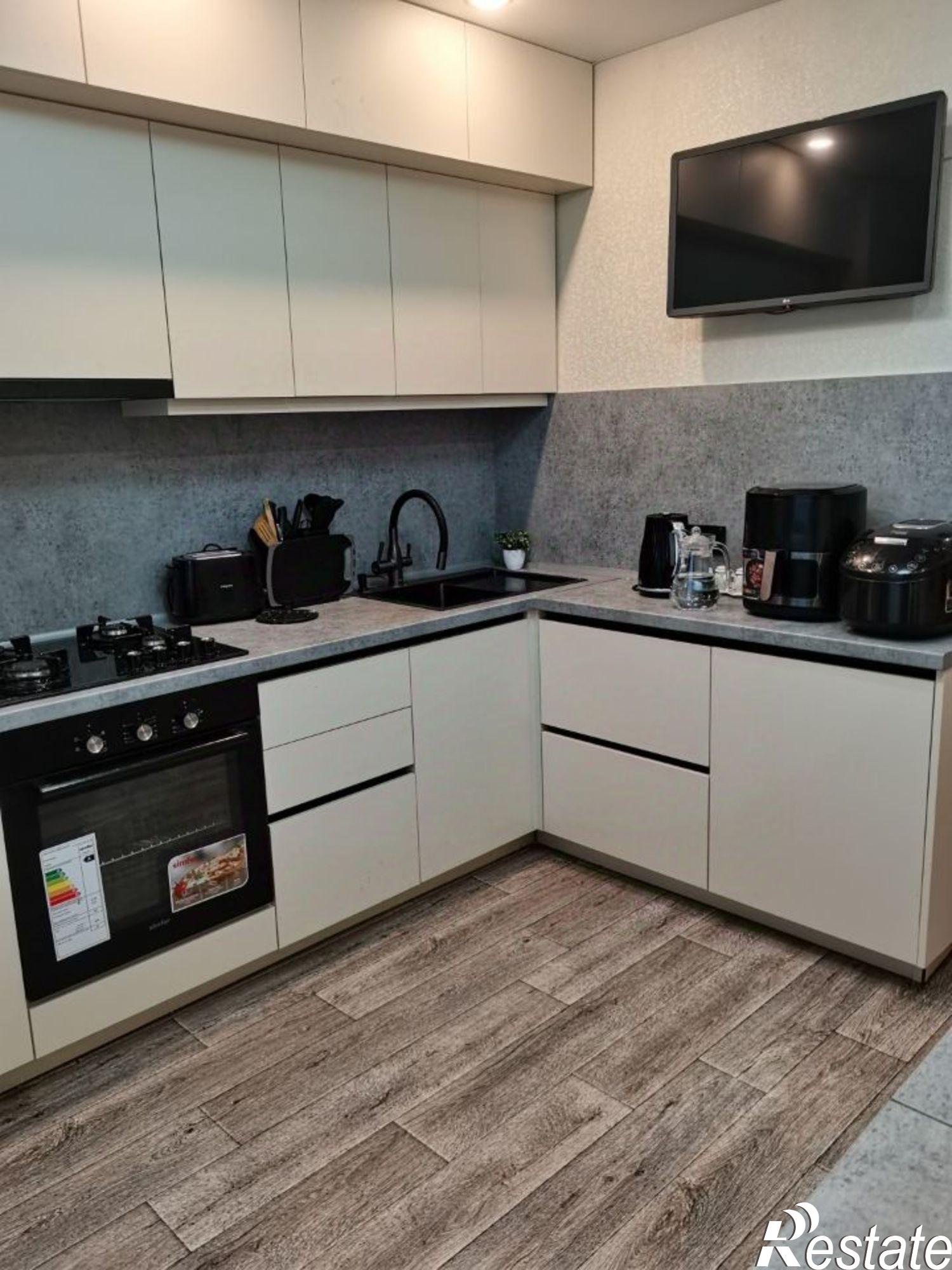 Купить квартиру за 4 390 000 рублей на Октябрьский проспект, 82