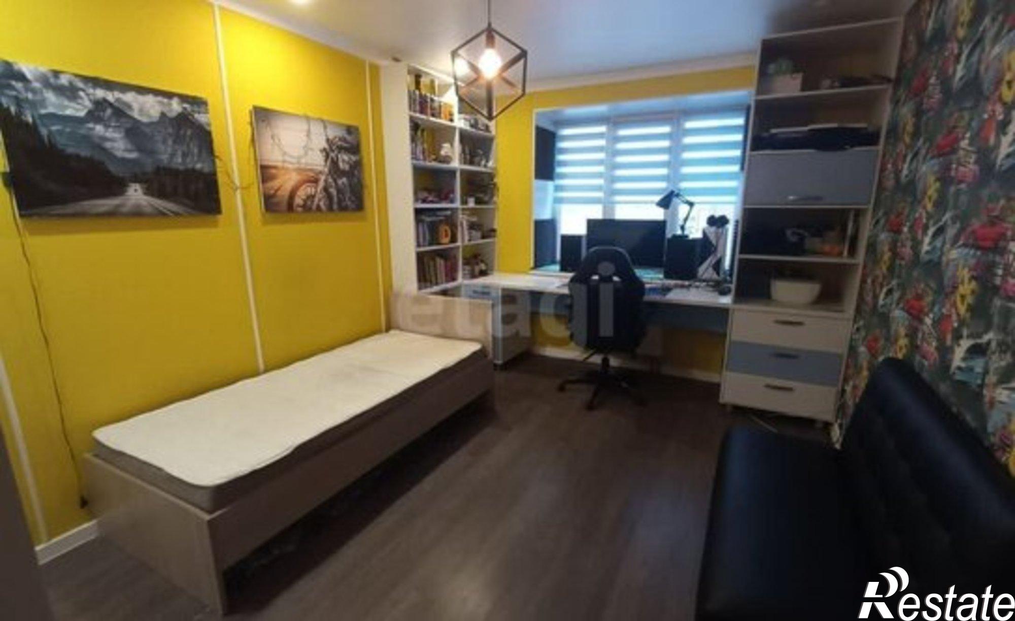 Купить квартиру за 10 000 000 рублей на Шекснинский пр-кт, 10