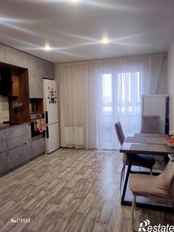 3-комн квартира Максима Горького улица,5