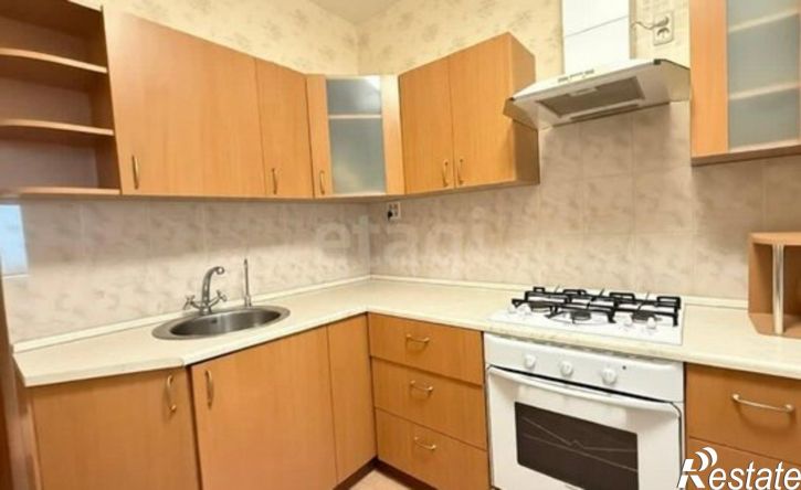 3-комн квартира проспект Победы, 180,  д. 180