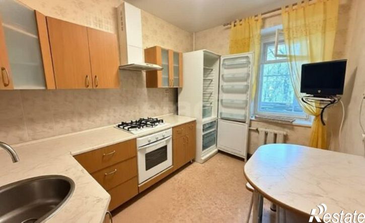 3-комн квартира проспект Победы, 180,  д. 180