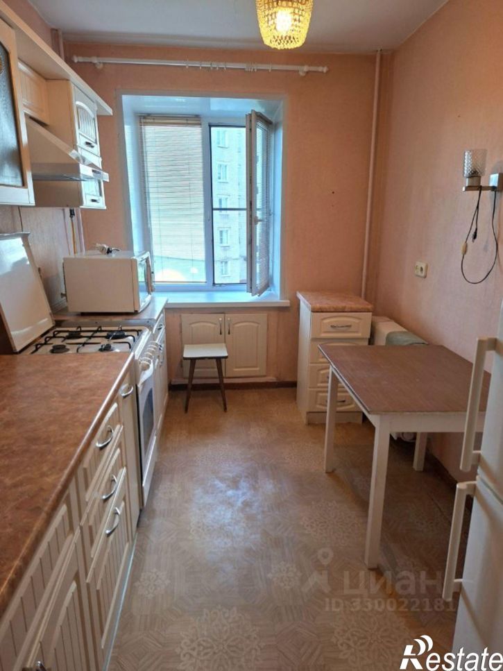 2-комн квартира улица Ветеранов, 3,  д. 3
