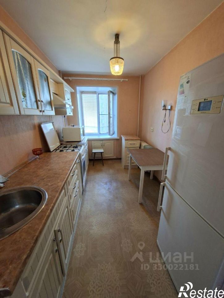 2-комн квартира улица Ветеранов, 3,  д. 3
