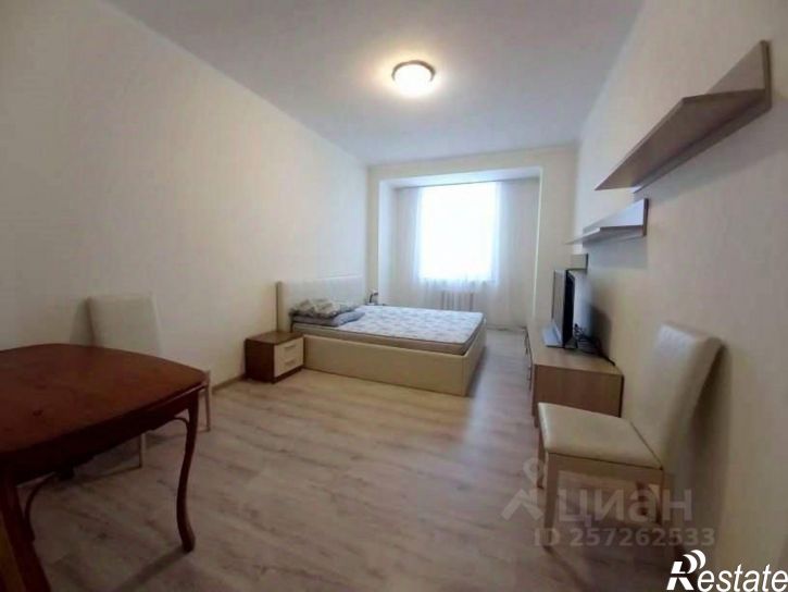3-комн квартира улица Металлургов, 10,  д. 10