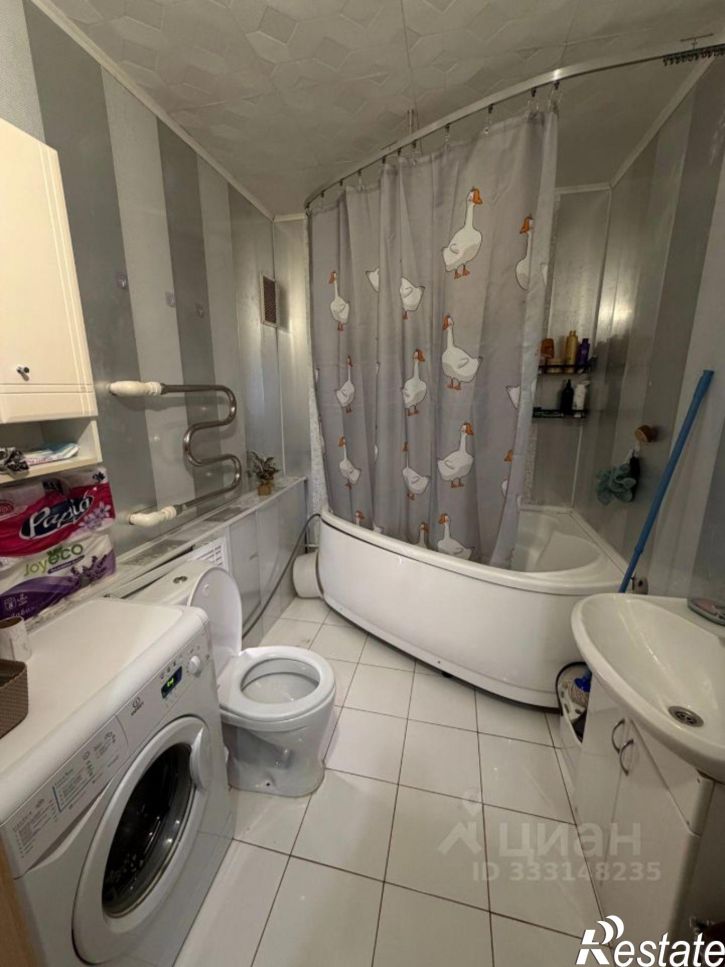2-комн квартира Ленинградская улица, 37,  д. 37